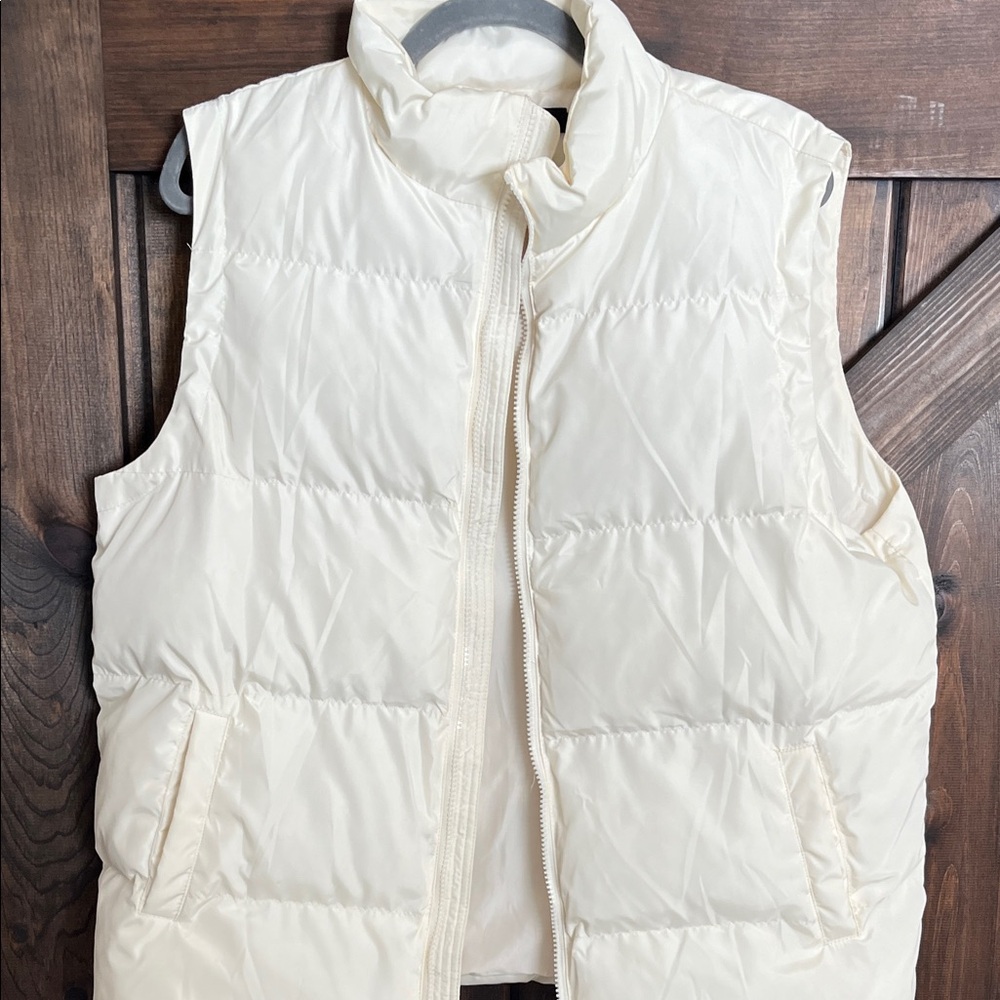 Elegant Ivory Puffer Vest for Women